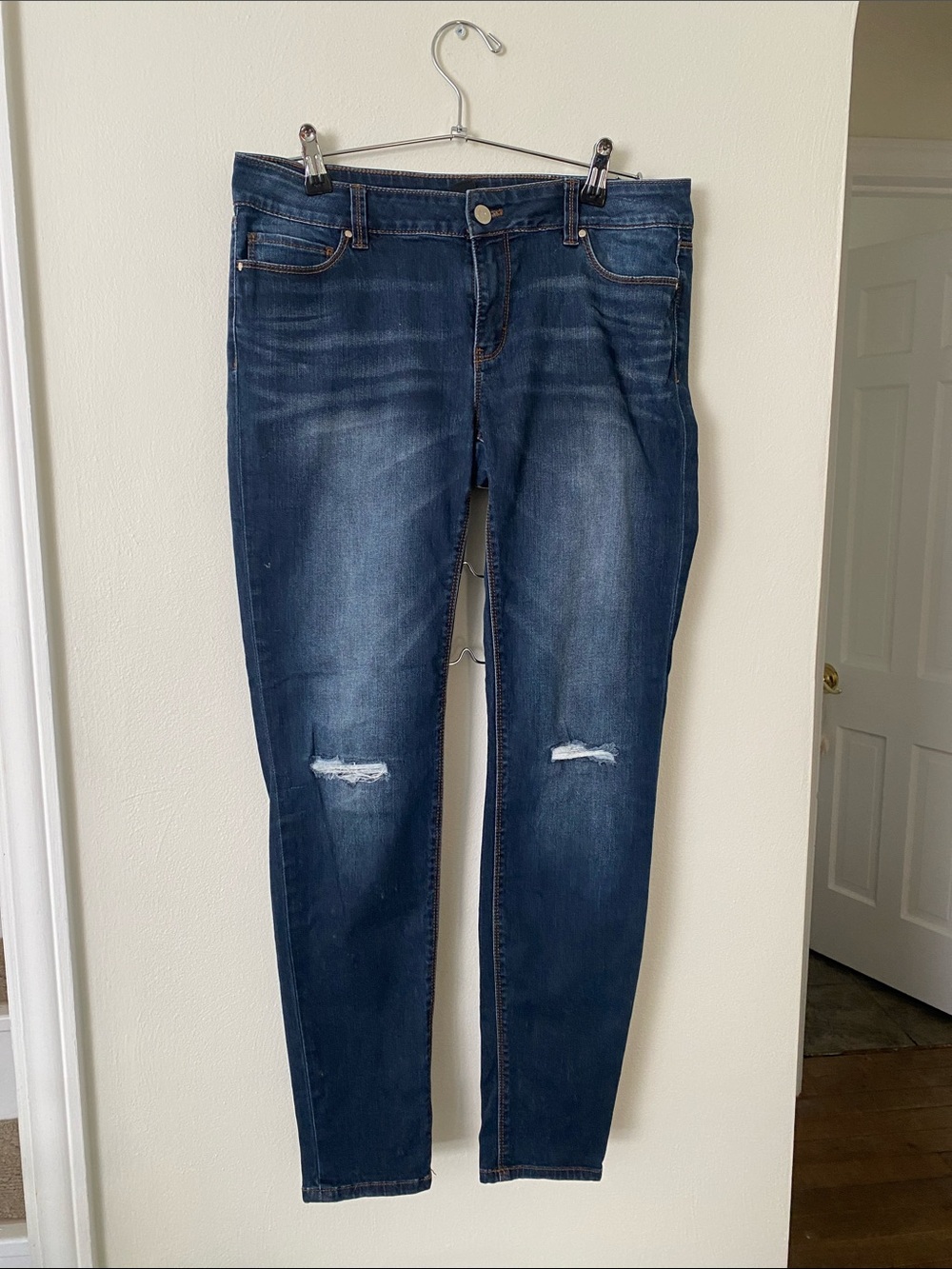 White House Black Market Dark Blue Skinny Jeans with Knee Rips